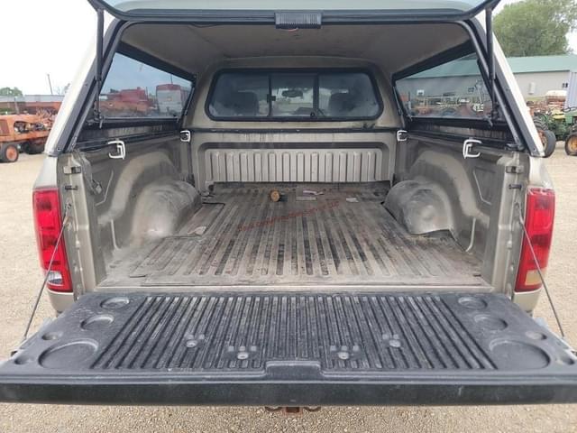 Image of Dodge Ram 2500 equipment image 4