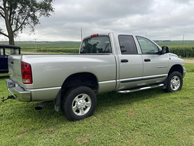 Image of Dodge Ram 2500 equipment image 3
