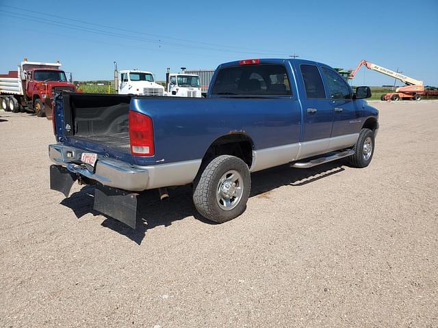 Image of Dodge Ram 2500 equipment image 2