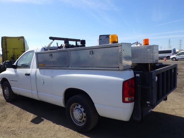 Image of Dodge Ram 2500 equipment image 3