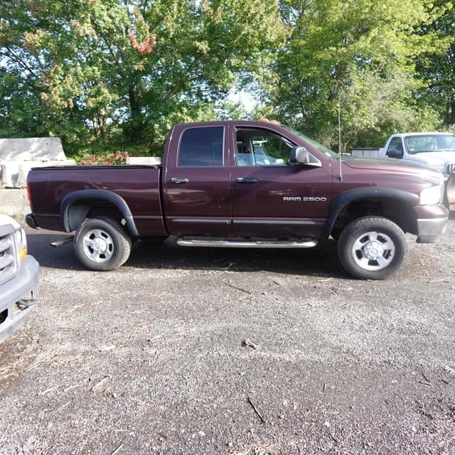 Image of Dodge Ram 2500 equipment image 3