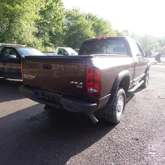 Image of Dodge Ram 2500 equipment image 4