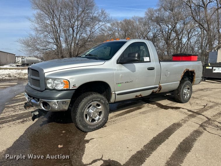 2004 Dodge Ram 2500 Equipment Image0