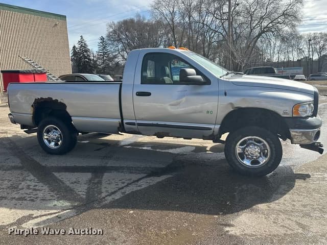 Image of Dodge Ram 2500 equipment image 3