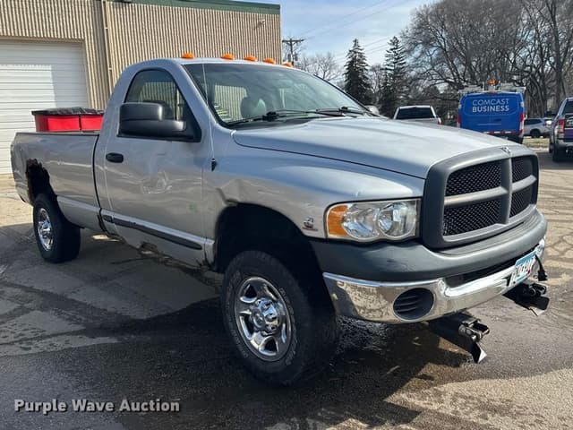 Image of Dodge Ram 2500 equipment image 2