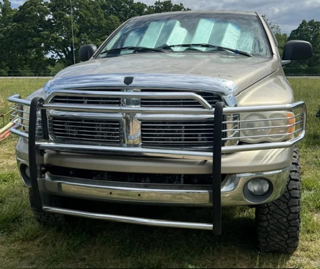 Image of Dodge Ram 2500 equipment image 1
