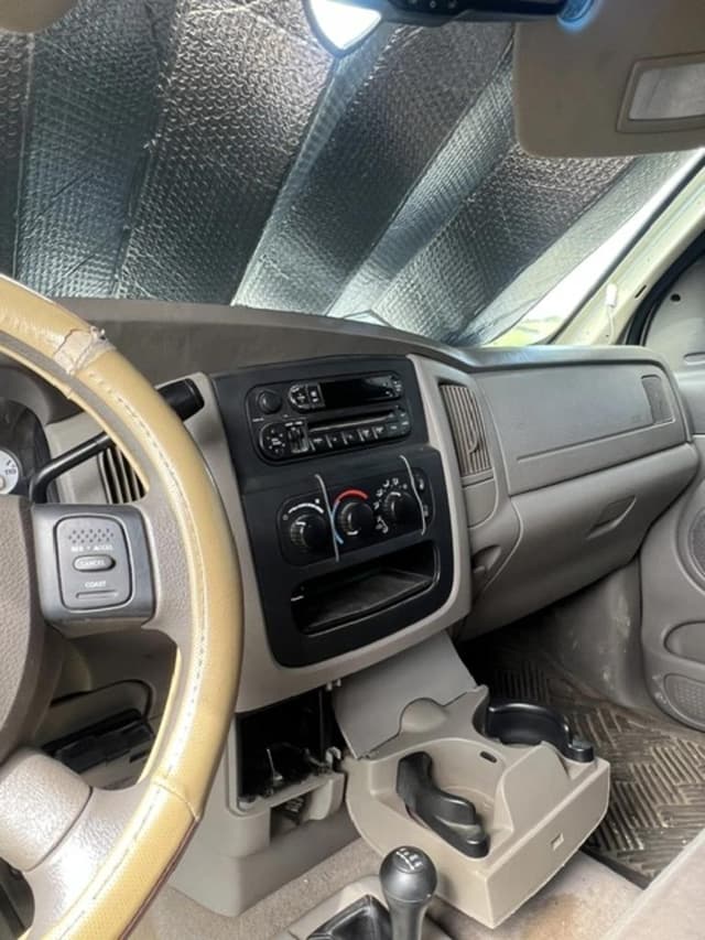 Image of Dodge Ram 2500 equipment image 4