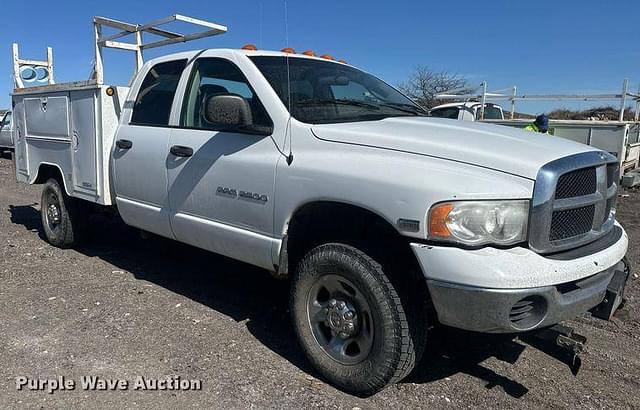 Image of Dodge Ram 2500 equipment image 2
