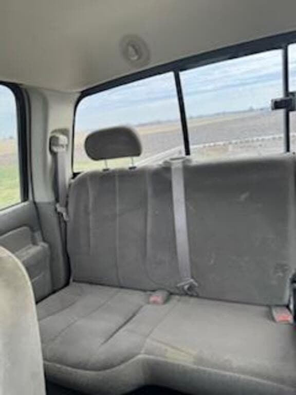 Image of Dodge Ram 2500 equipment image 2