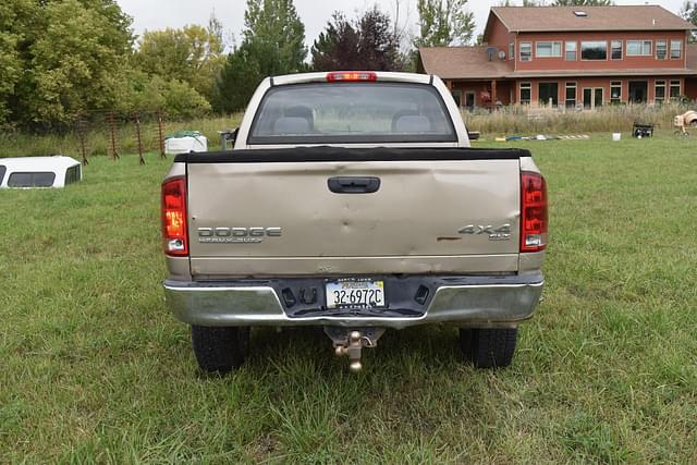 Image of Dodge Ram 2500 equipment image 3