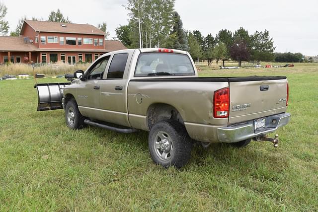 Image of Dodge Ram 2500 equipment image 2