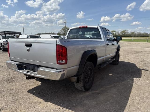 Image of Dodge Ram 2500 equipment image 3