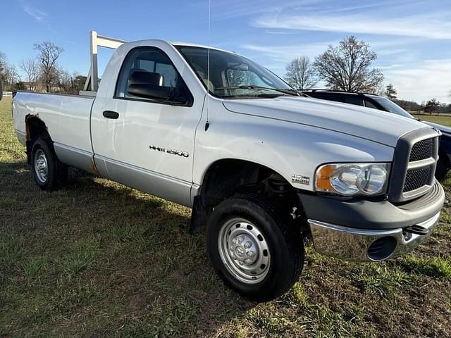 Image of Dodge Ram 2500 equipment image 2