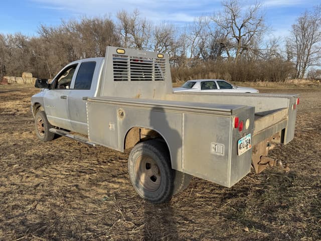 Image of Dodge Ram 3500 equipment image 4