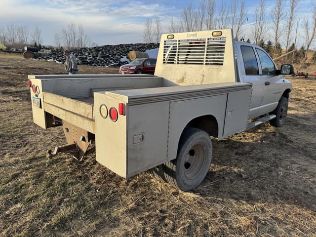 Image of Dodge Ram 3500 equipment image 3