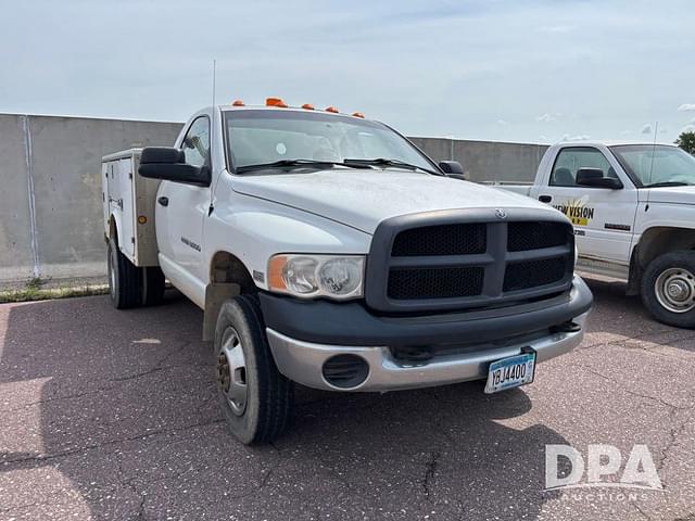 Image of Dodge Ram 3500 equipment image 4
