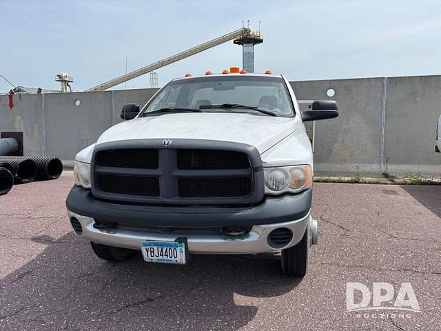 Image of Dodge Ram 3500 equipment image 2