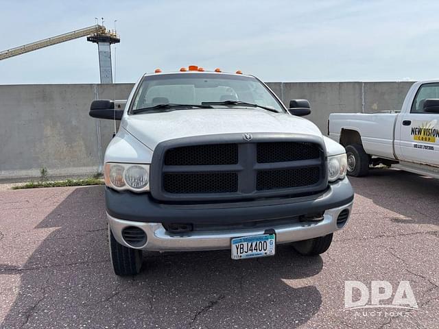 Image of Dodge Ram 3500 equipment image 3