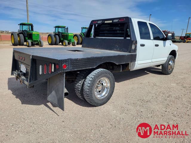 Image of Dodge Ram 3500 equipment image 2