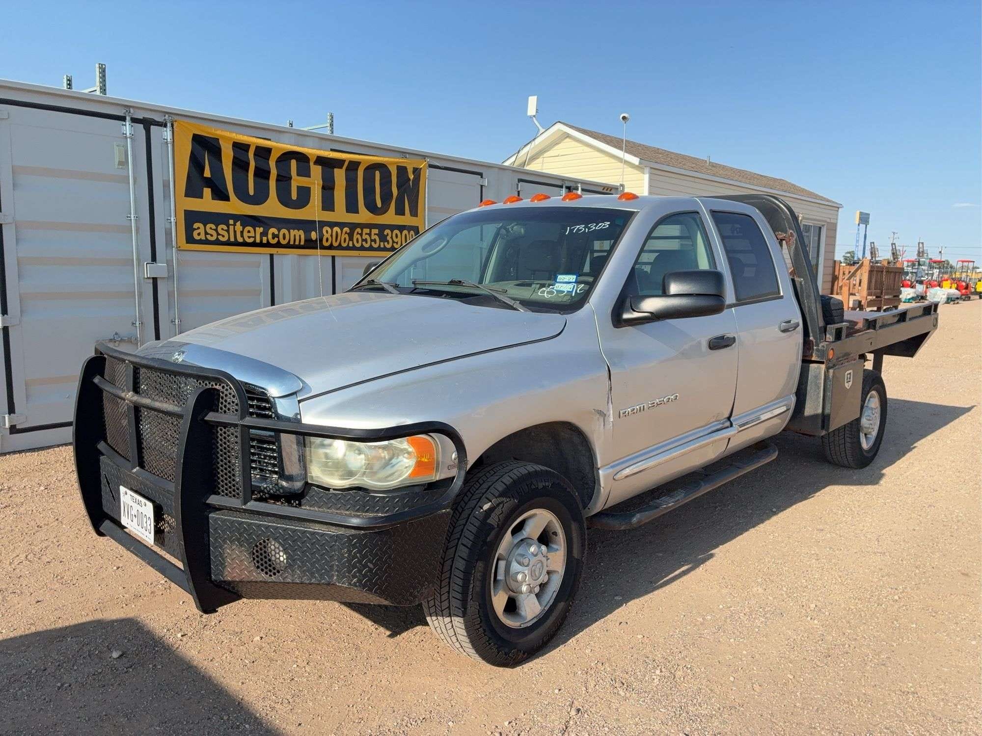 2004 Dodge Ram 3500 Equipment Image0