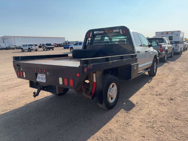 Image of Dodge Ram 3500 equipment image 2