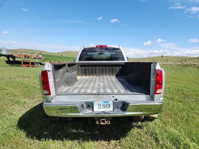 Image of Dodge Ram 3500 equipment image 2