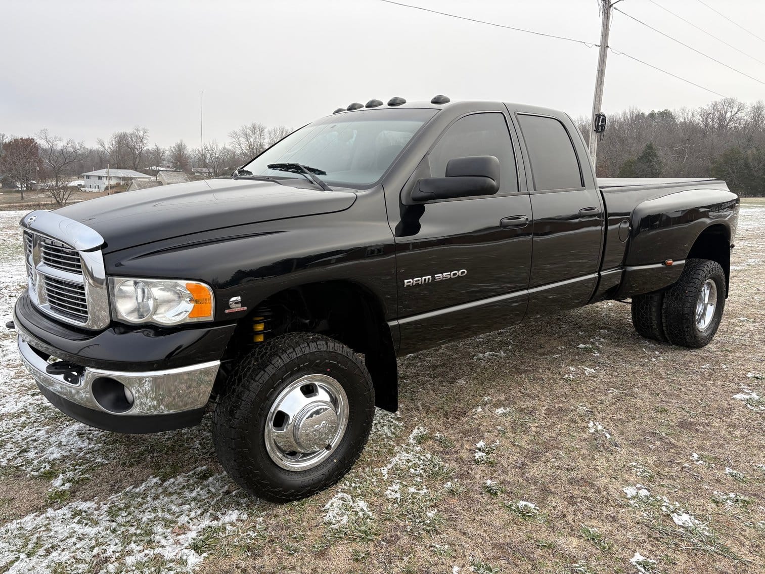 2004 Dodge Ram 3500 Equipment Image0