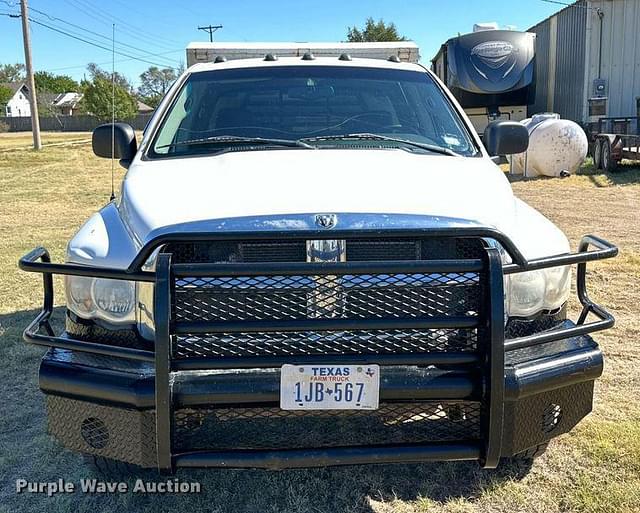 Image of Dodge Ram 3500 equipment image 1