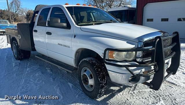 Image of Dodge Ram 3500 equipment image 2