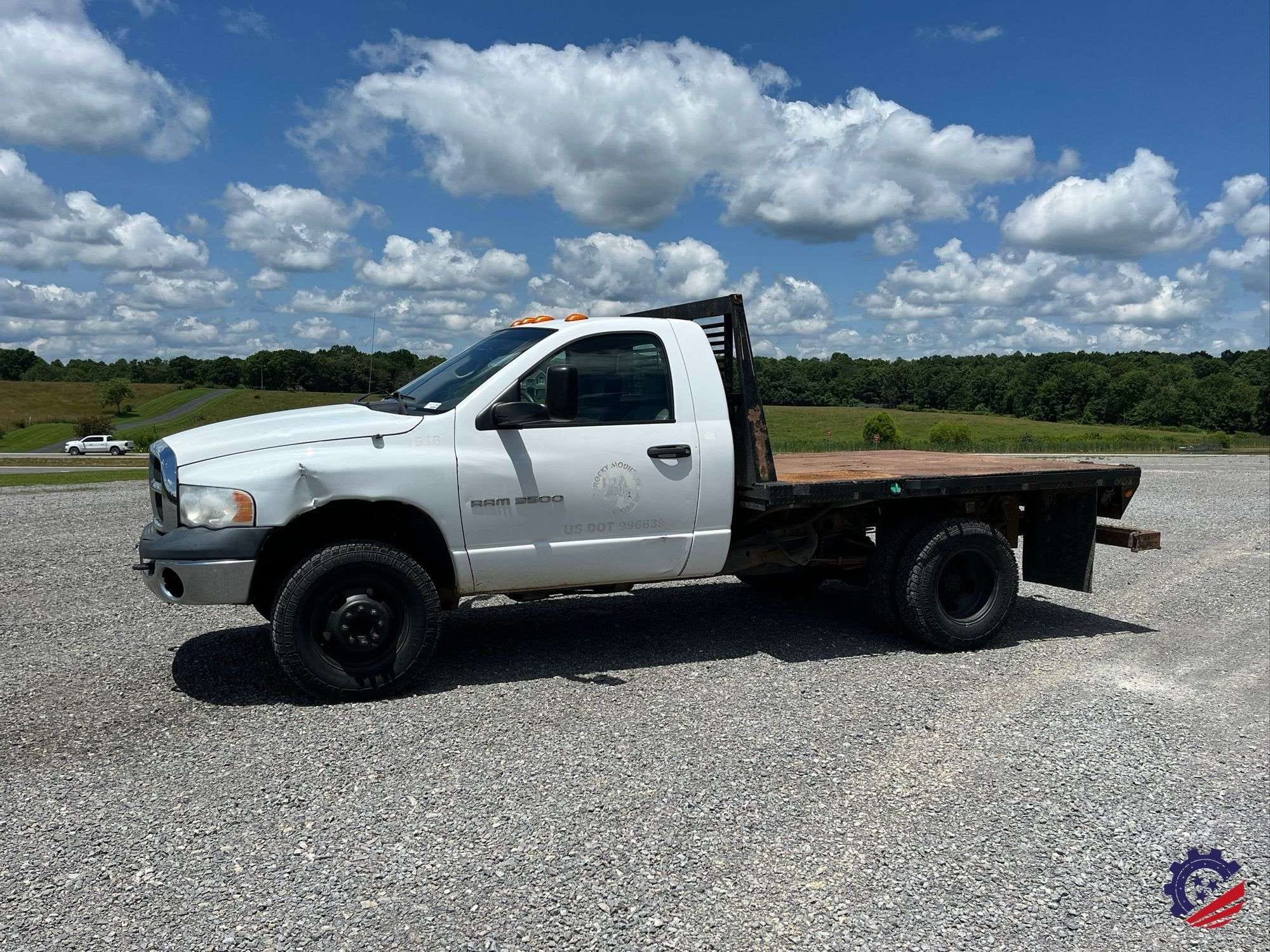 2004 Dodge Ram 3500 Equipment Image0