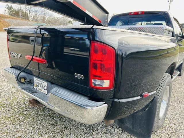 Image of Dodge Ram 3500 equipment image 4