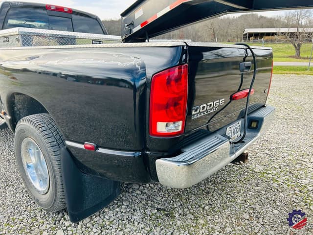 Image of Dodge Ram 3500 equipment image 3