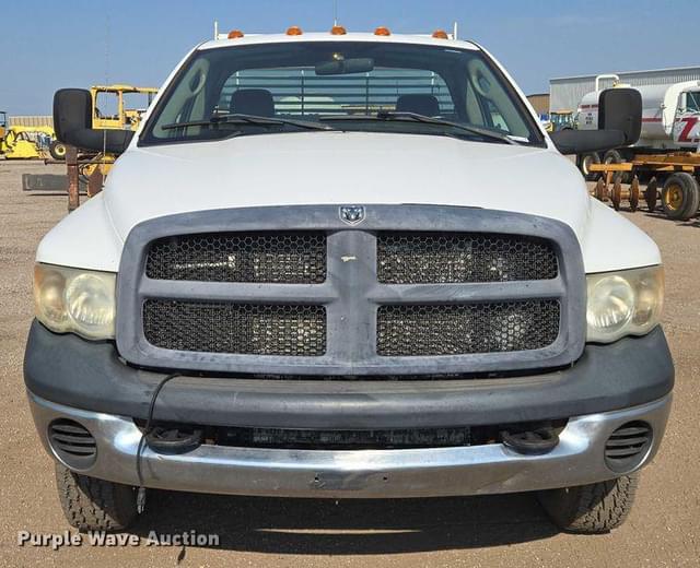 Image of Dodge Ram 3500 equipment image 1