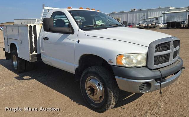 Image of Dodge Ram 3500 equipment image 2