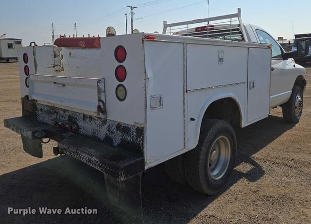 Image of Dodge Ram 3500 equipment image 4