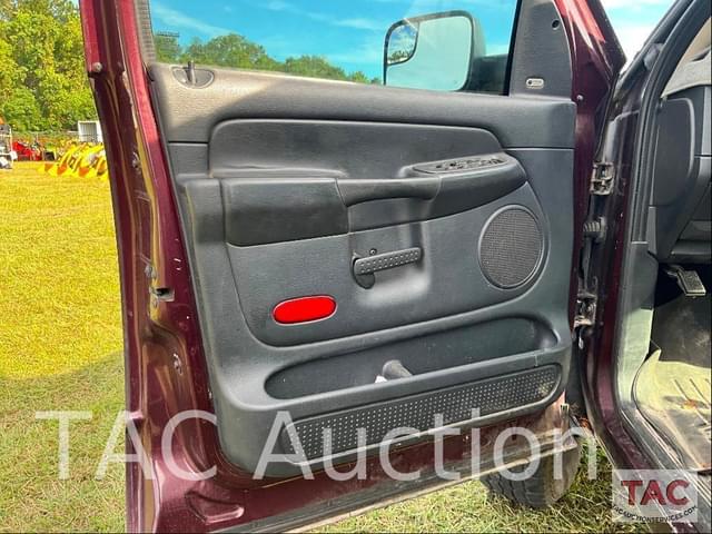 Image of Dodge Ram 3500 equipment image 4