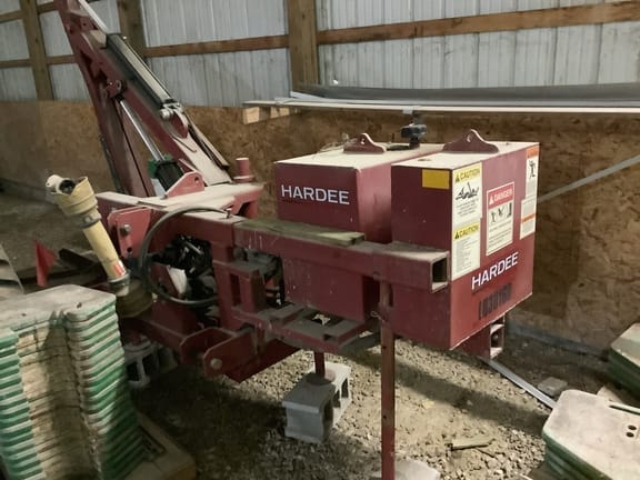2004 Hardee LR30160 Equipment Image0