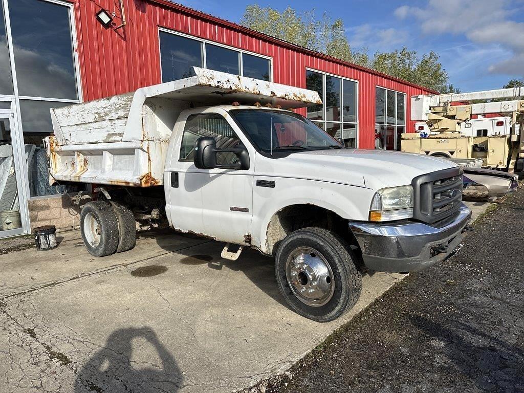 Image of Ford F-450 Primary image