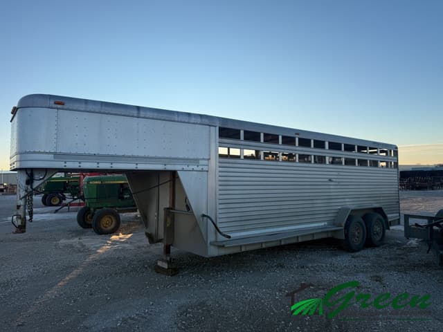 Image of Featherlite 8127 equipment image 4