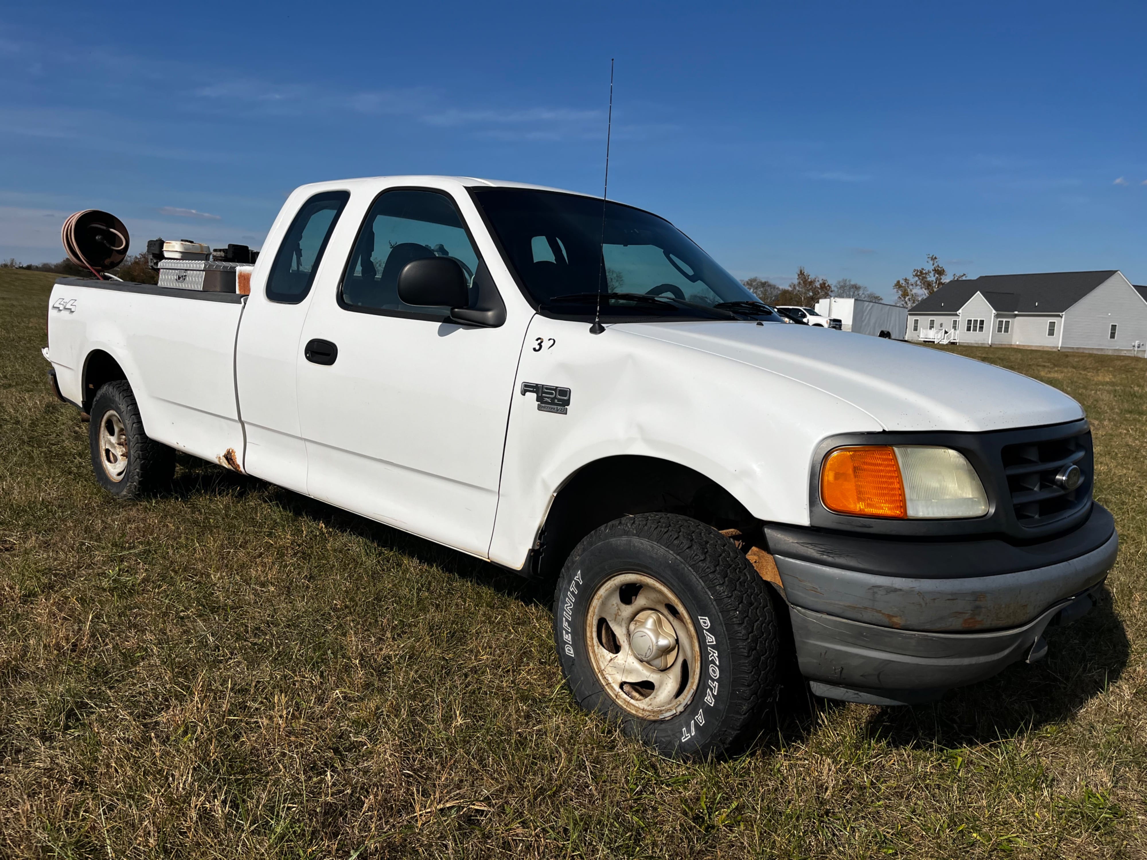 2004 Ford F-150 Equipment Image0