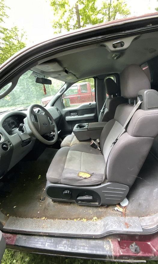 Image of Ford F-150 equipment image 2