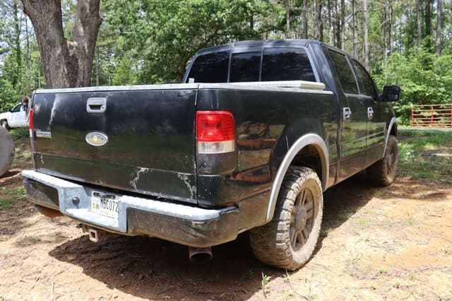 Image of Ford F-150 equipment image 2