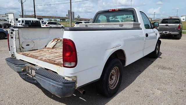 Image of Ford F-150 equipment image 4