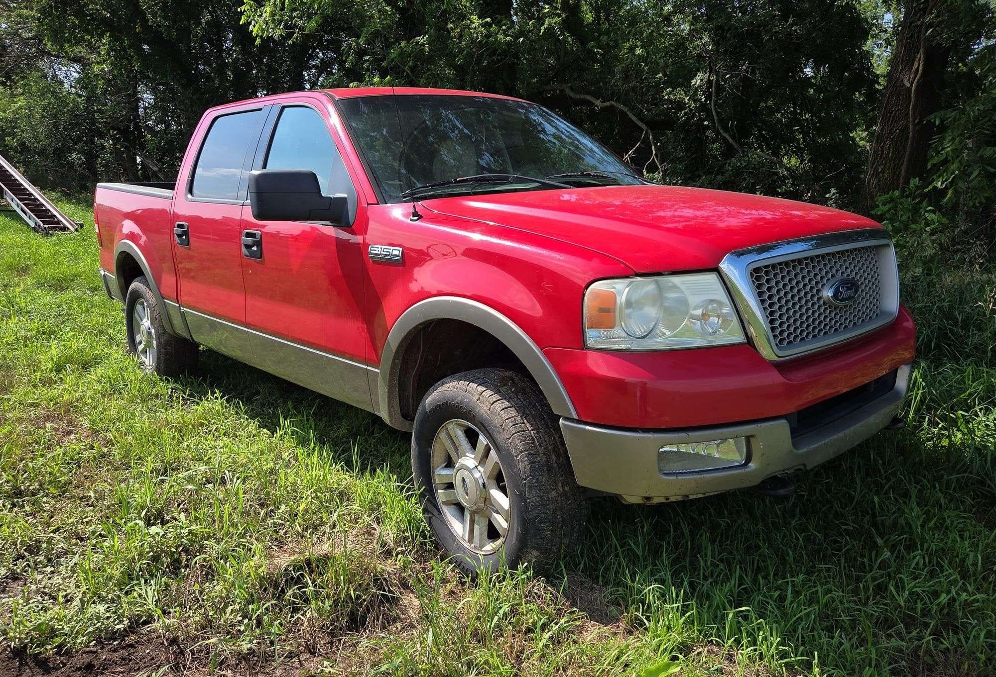 2004 Ford F-150 Equipment Image0