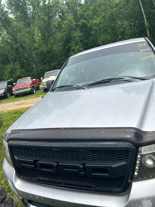 Image of Ford F-150 equipment image 1