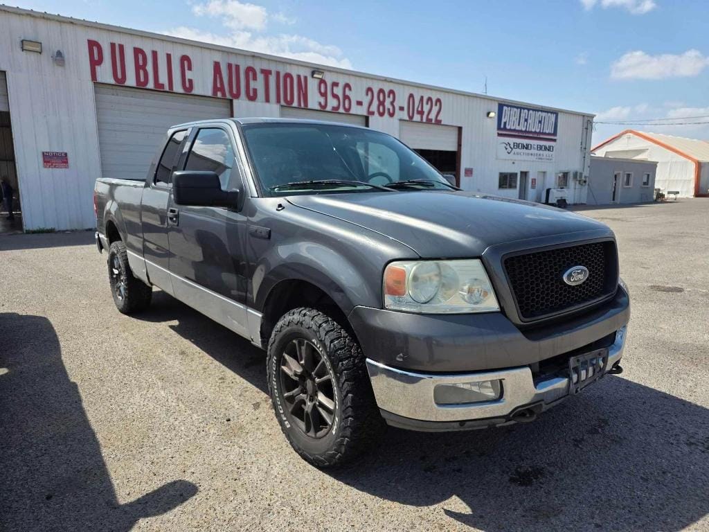 2004 Ford F-150 Equipment Image0