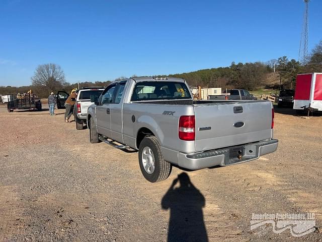 Image of Ford F-150 equipment image 1