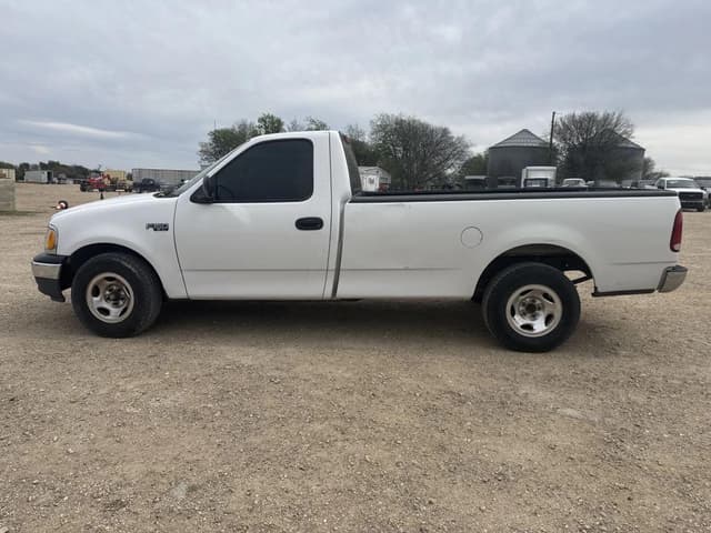 Image of Ford F-150 equipment image 1