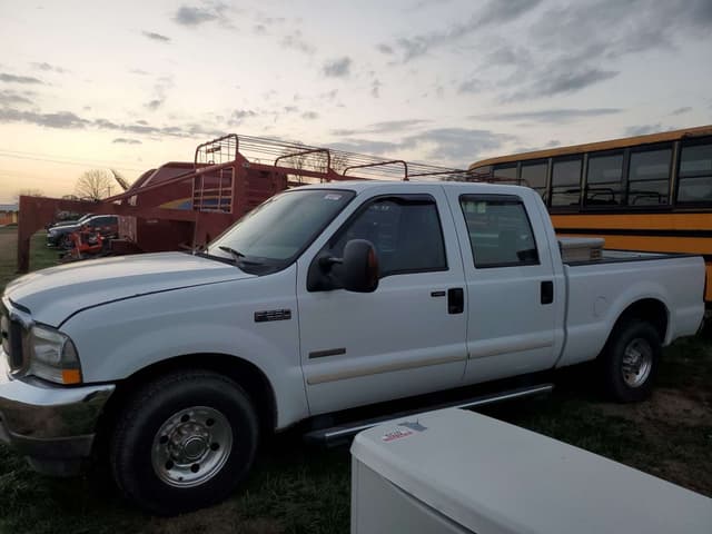 Image of Ford F-250 equipment image 1