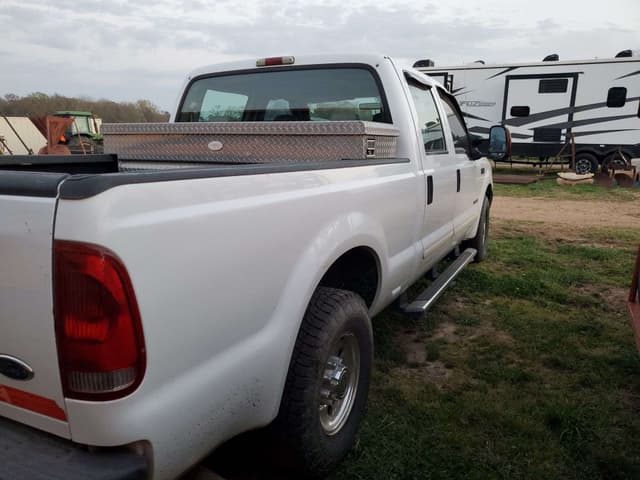 Image of Ford F-250 equipment image 4